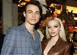 Thomas Doherty Height, Weight, Age, Girlfriend, Family, Facts, Biography